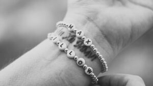 Pulsera grabada personalizada