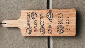 Tabla de cocina personalizada con grabado láser